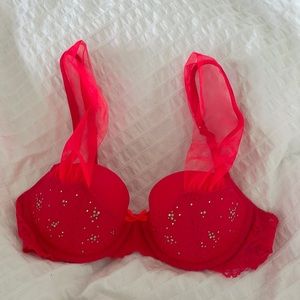 BOGO 🔥🔥 Victoria’s Secret bra